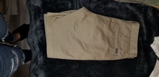 Boys volcom shorts new without tags size 18