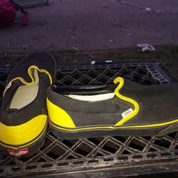 Brand New VANS SHOES Size 11