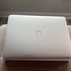 Macbook Air 13" Unlocked Working Fine 2011 4gb 64gb Ssd Os Sierra