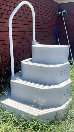 Pool Stairs Or Steps