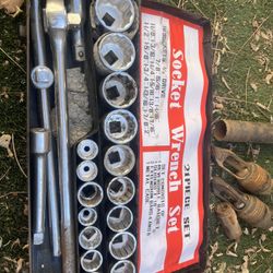 3/4 Drive Socket Set With Breaker Bar And Ratchet 