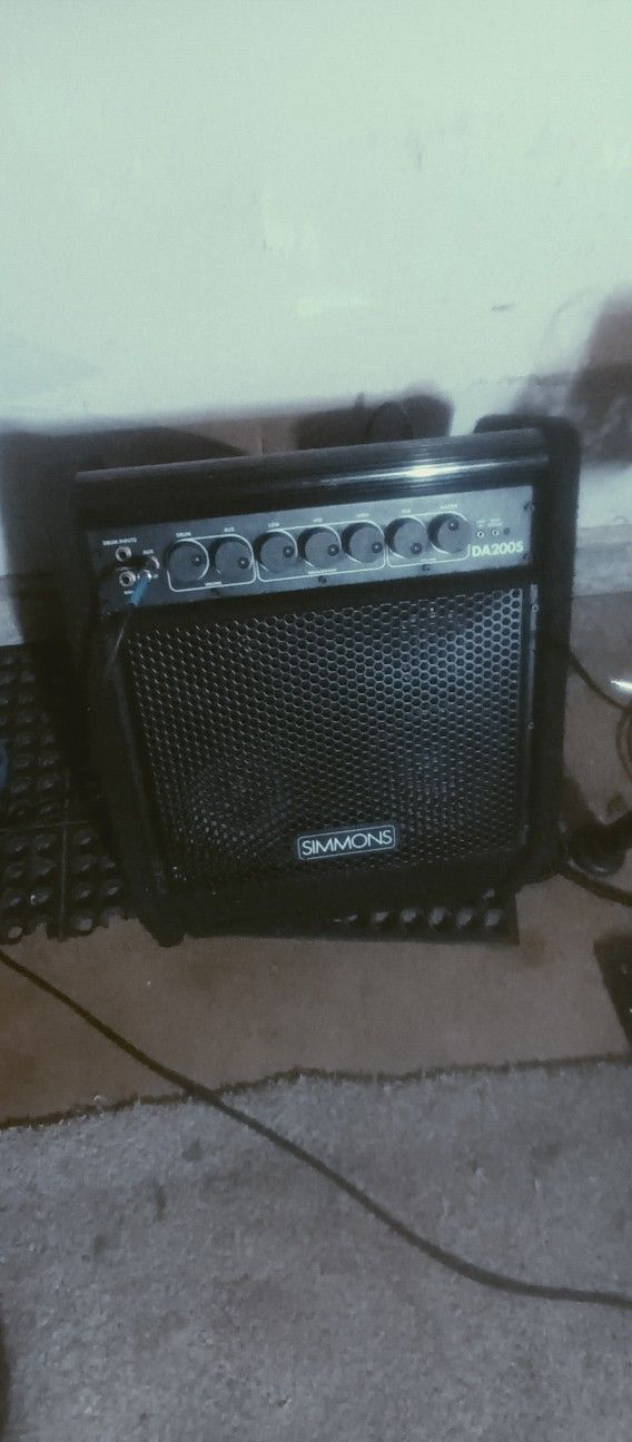 DONNER ELECTRIC DRUM SET WITH SIMMONS DAV2005 AMP 