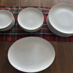 White Floral Fine China Dinner Plate Set