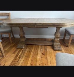 Tablen chairs