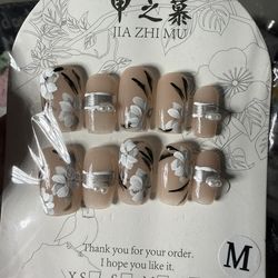 Jia Zhi Mu Handmade Press On Nail