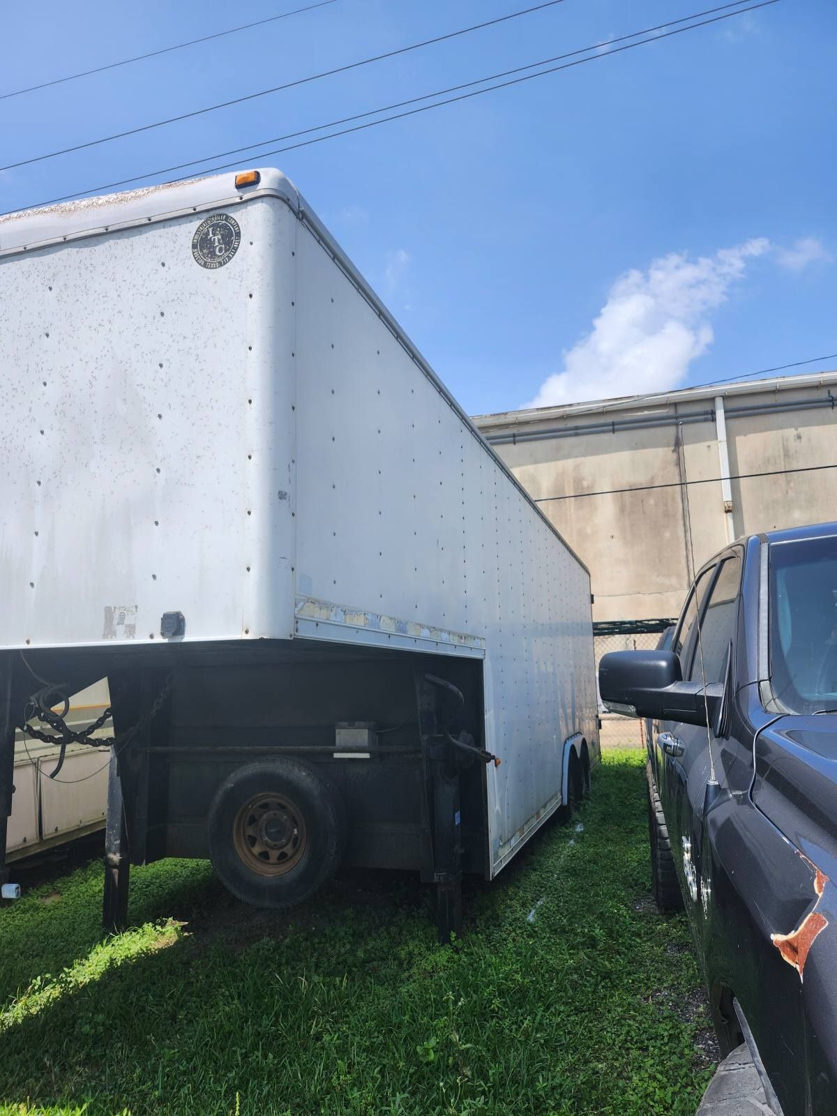 1999 trailer 28ft long