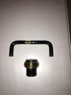 Cabinet knobs and handles
