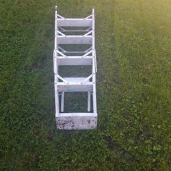 Aluminum ladder 5'