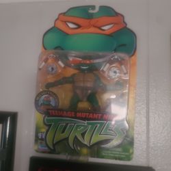 TMNT ACTION FIGURES 