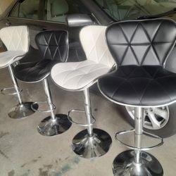 4 High Chairs