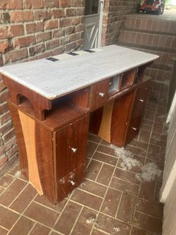 Manicure table station