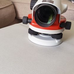 Leica NA728 Automatic Optical Level