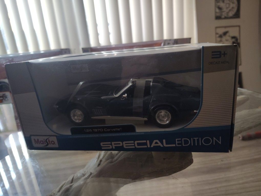 Special Edition 1970 Corvette Scale 124 Diecast New Inbox