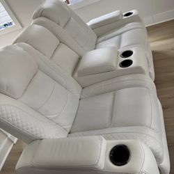 WHITE LEATHER LOVESEAT w/ Cupholders & LED’s 👌🏻👌🏻