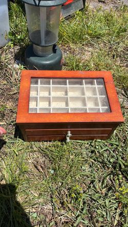 Wooden jewelry display box