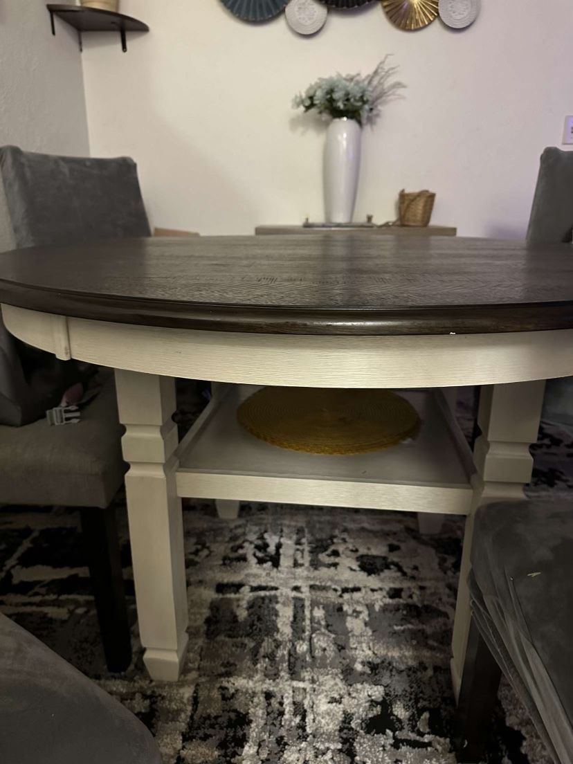 4 Pieces Dining Table