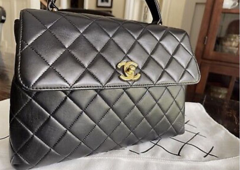 Rare Vintage Chanel Cambon genuine leather just off-white quilted crossbody  bag for Sale in Burbank, CA - OfferUp