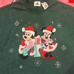 NEW ‼️ XL. 2023 Disney Parks Santa Mickey & Minnie Green Holiday Pullover Sweatshirt