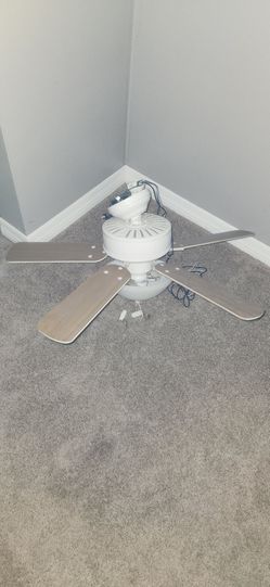 36" White Harbor Breeze ceiling fan