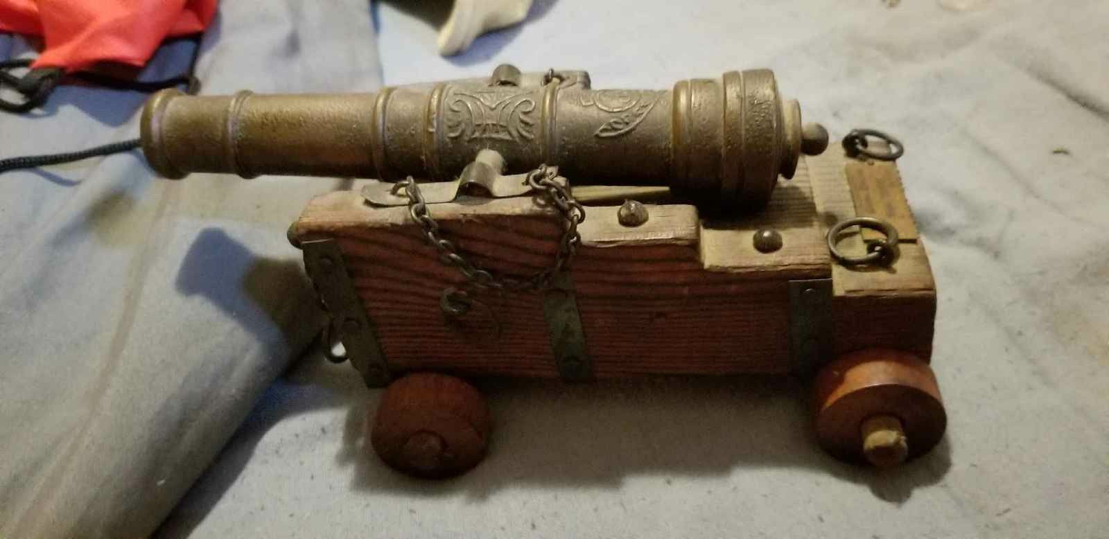 Antique Desk top Cannon