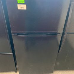 SEASONS  STMR183PE1B 18.3 Cu. Ft. Refrigerator Air Conditioner CVZAU