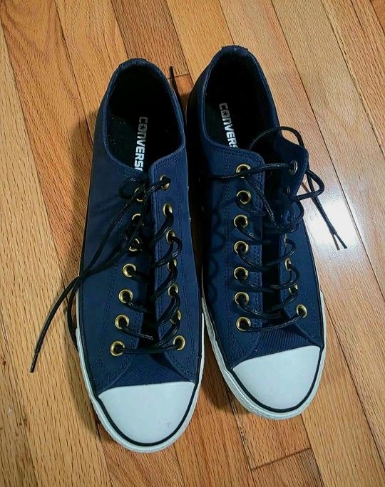 Converse Low Tops