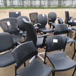 Black Office Chairs N Excellent Condition Function Properly 