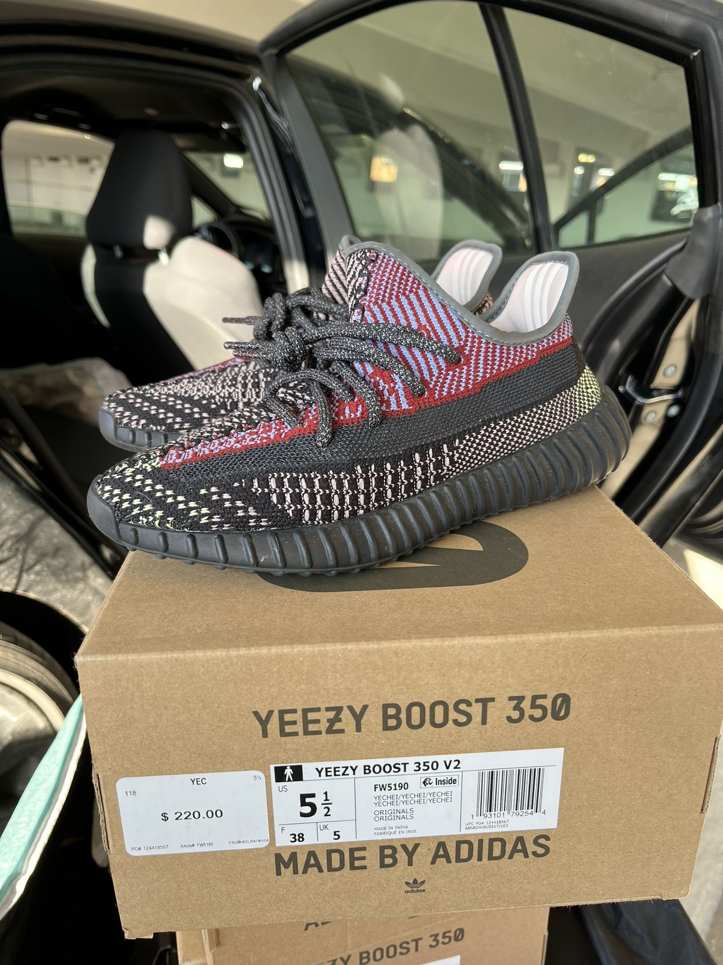 Yecheil Yeezys Sz 5.5