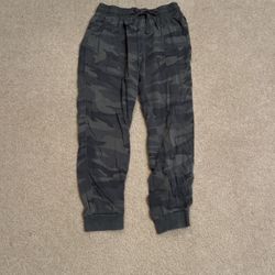 Splendid Kids Drawstring Camo Joggers Size XS