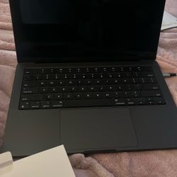 14” MacBook Pro M4 (2025) • 16GB Memory • 512GB Storage