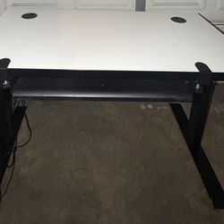 Escritorio eléctrico/Electric desk