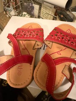 Girls sandals