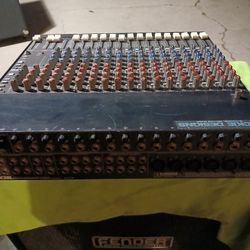 Mackie Mixer 