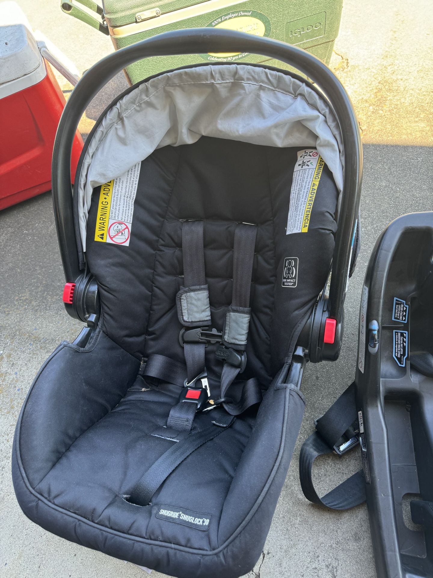 Car seat And 3 Bases