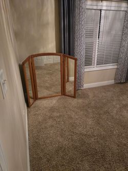 Dresser mirror