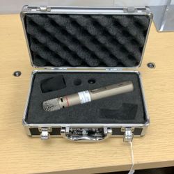 92917 AKG 24755