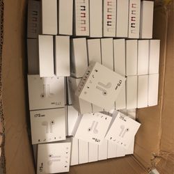 Bluetooth Headphones ,As Is ,some Of Them Charge Some Of Them Doesn’t (New)