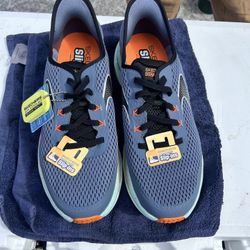 brand new men's Skechers "Hands Free Slip-ins