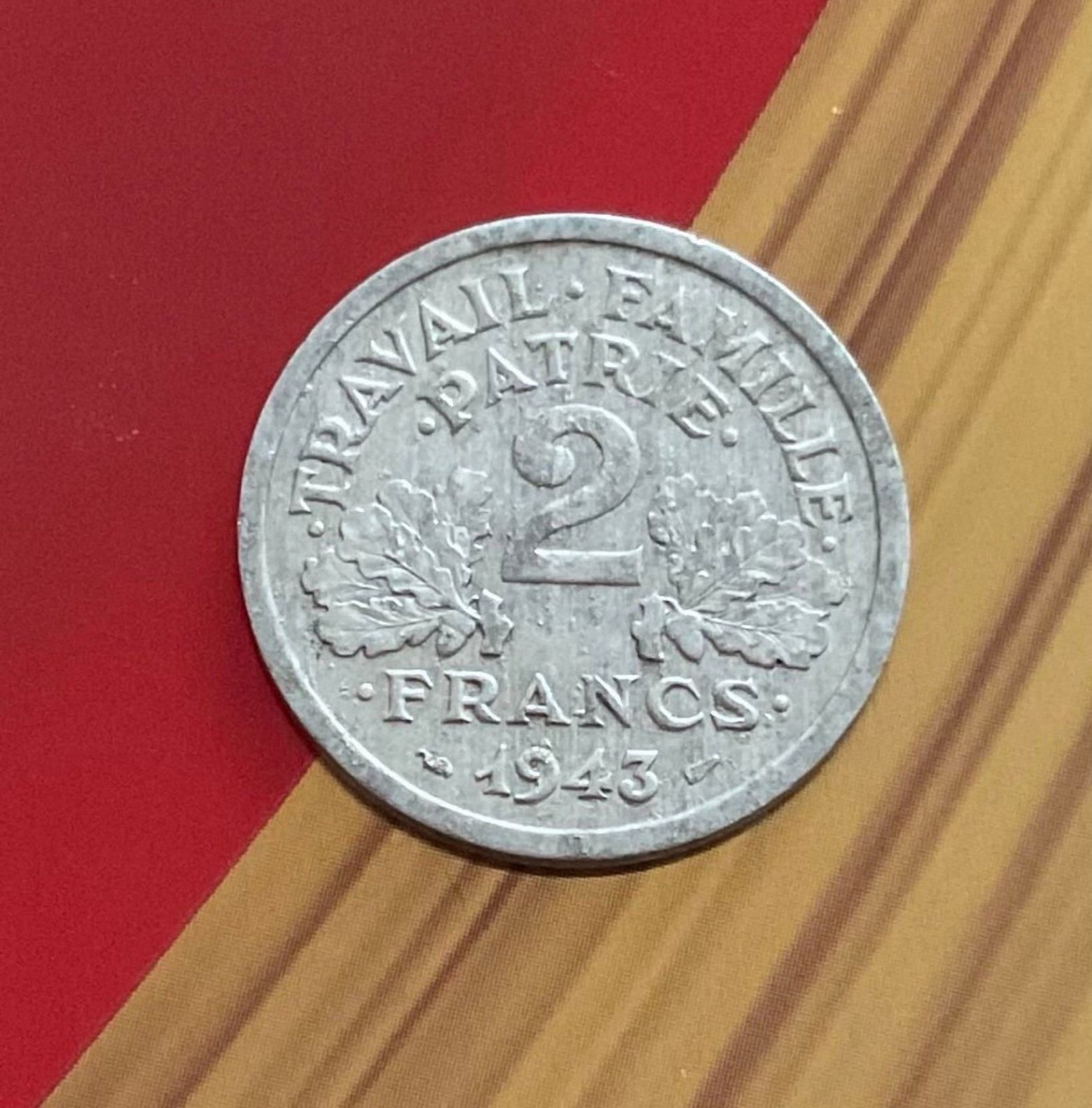1943 France 2 Francs coin, Etat Francais, Travail  Familie Patrie.