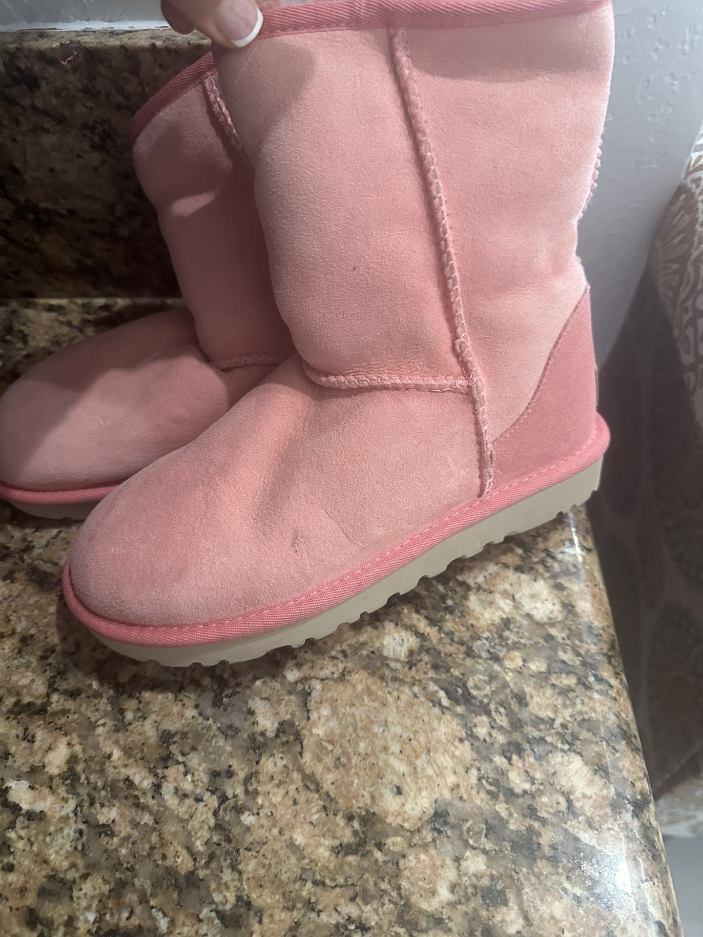 Uggs Size 5 Barely Worn