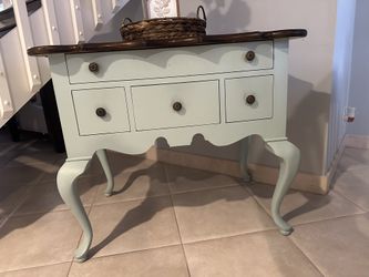 Accent Table