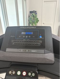 ProForm Trainer 8.5 Folding Treadmill w/ Incline & iFIT – Excellent Condition