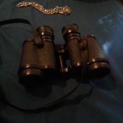 8 x 30  Field 7.5 Binoculars Pegasus 