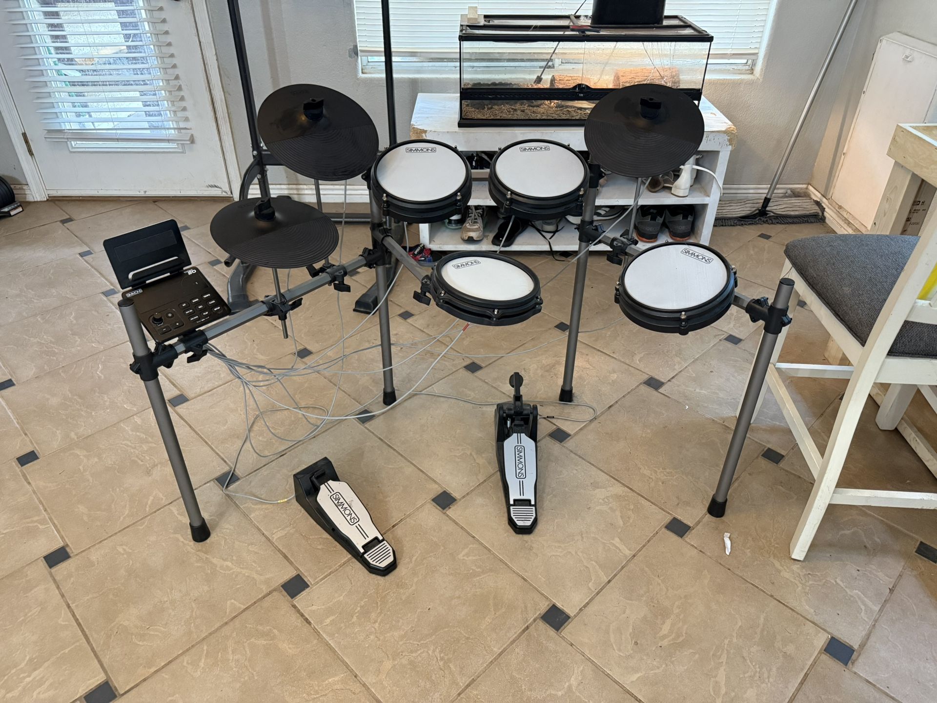 Like New Electric Drum Set.