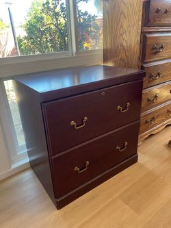 2-Drawer Lateral Filing Cabinet!