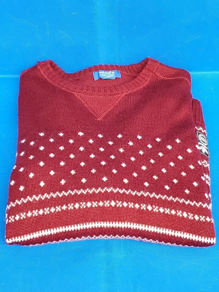 Adidas Men's knitted Christmas Sweater Size XL LIKE NEW CONDITION worn once burgundy and white.