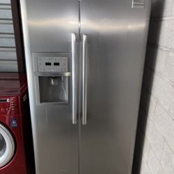Frigidaire Stainless Steel Refrigerator And Freezer