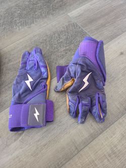 Bruce Bolt batting gloves