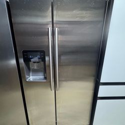 Side by side Refrigerator