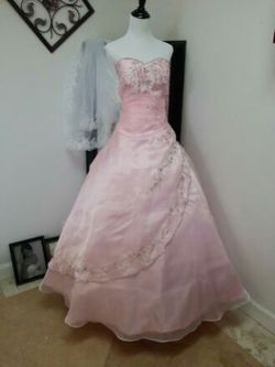 Beautiful pink Quince Dress